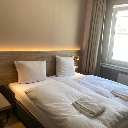Hotel Petite Koenigsallee Self Check-In Düsseldorf Exterior foto