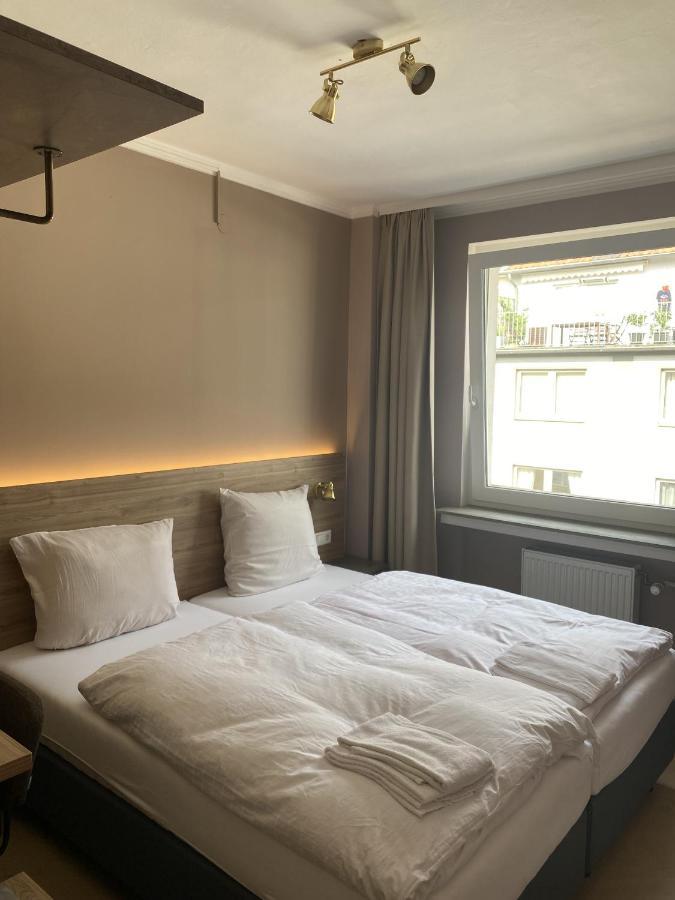 Hotel Petite Koenigsallee Self Check-In Düsseldorf Exterior foto